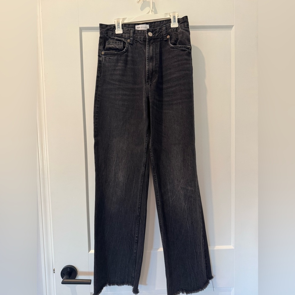 Zara Women’s Black Relaxed Rough Hem Jeans